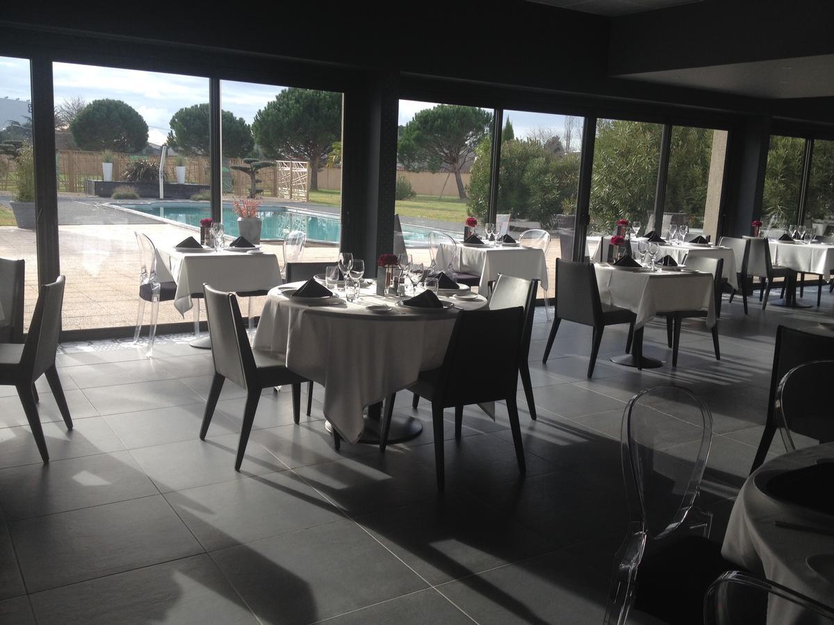 Sous Les Pins Otel Étoile-sur-Rhône Dış mekan fotoğraf