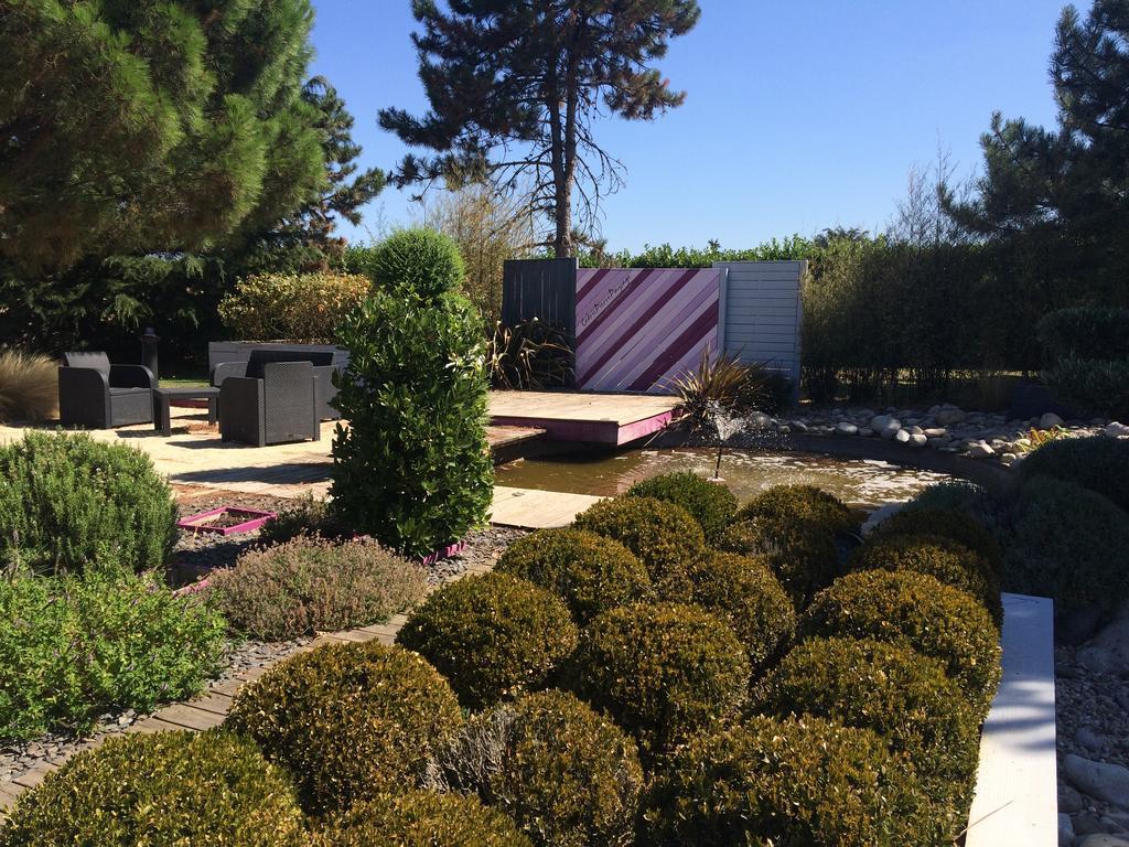 Sous Les Pins Otel Étoile-sur-Rhône Dış mekan fotoğraf